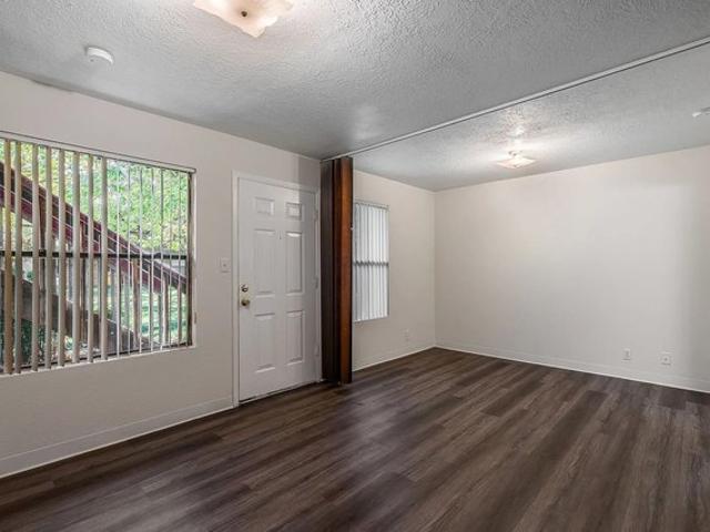 5851 Anderson Ave SE, Albuquerque, NM 87108