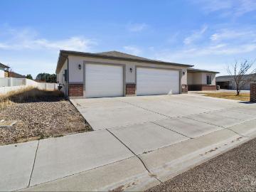 585 Clearwater Way