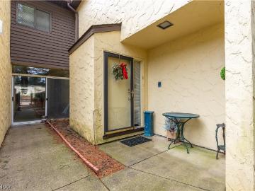 585 Hampton Ridge Drive
