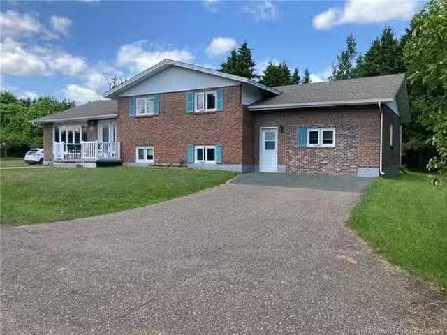 585 Rue Basque, Tracadie, NB, E1X 1B1 commercial for sale L.