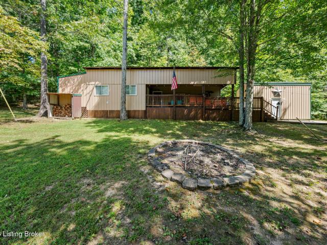 585 Trailwoods Dr