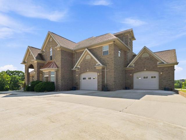 585 Tunnel Ridge Road