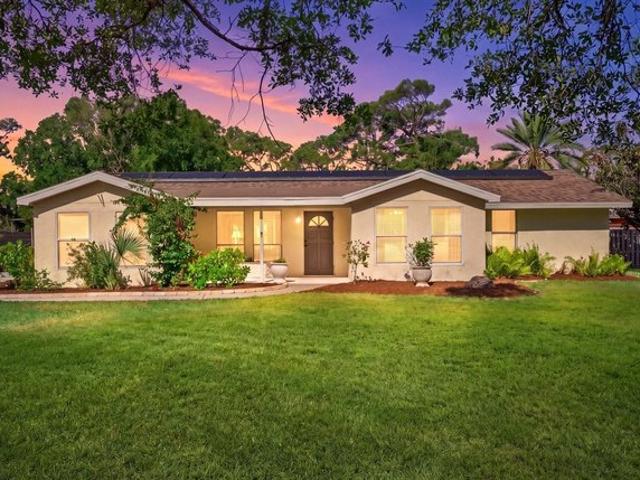5868 Denison Dr, Venice, FL 34293