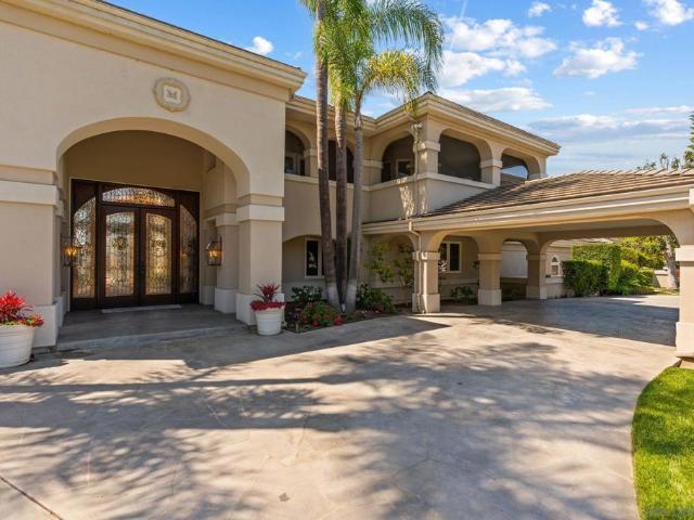5860 Calle Camposeco