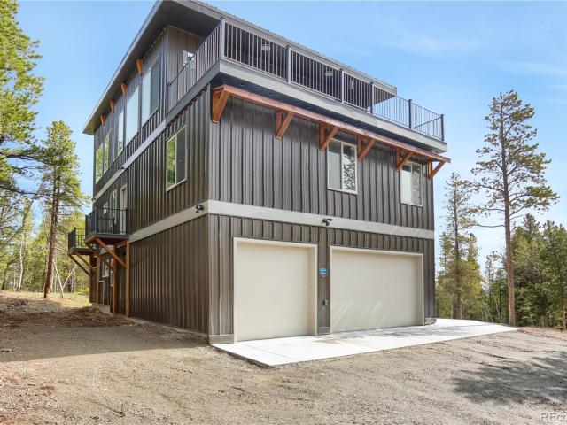 586 Alpine Way