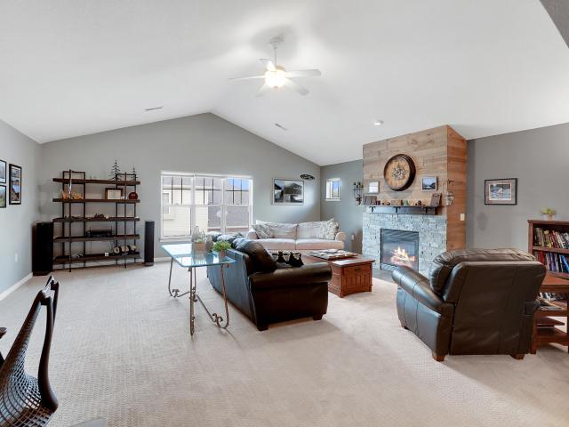 586 Grandview Ct, Unit B