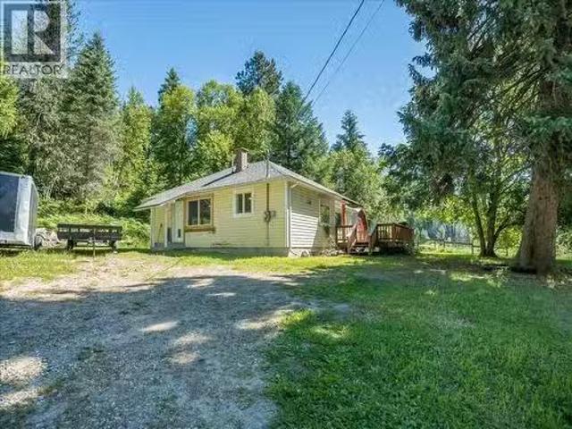 5875 Slocan River Road, Winlaw, BC, V0G 2J0 house for sale.