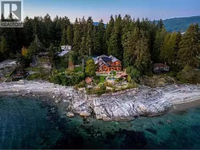 5871 Sunshine Coast Highway, Sechelt, BC, V0N 3A0 house for.