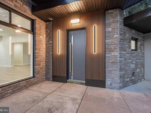 587 Moreland Road