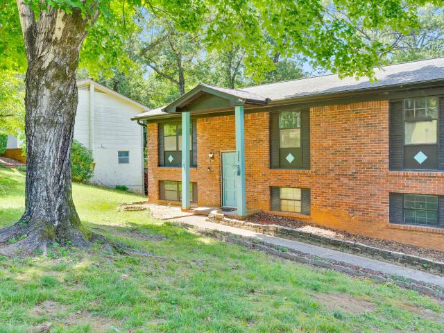 5885 Stonewall Drive