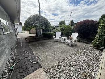 58887534 2470 Pandosy St