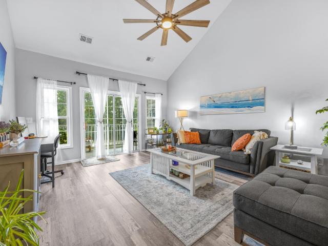 5882 Longwood Dr. 303