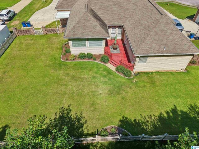 588 Laura Lane Ne