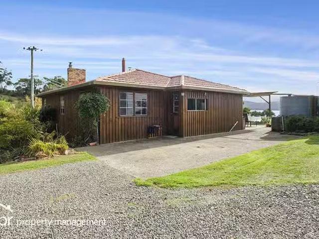 588 Police Point Road, Police Point, TAS 7116