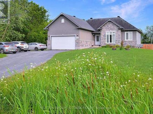 588 Russell Road, Clarence Rockland, ON, K0A 2A0 house for sale | Listing ID X13821 | Royal LePage