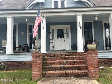 Amite County, Mississippi, USA - Equipped kitchen