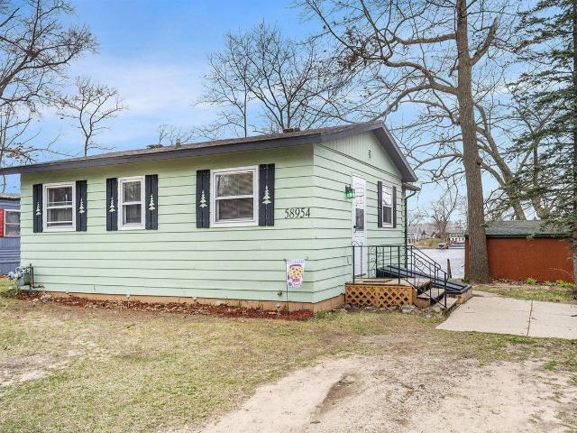 58954 Lakeshore Drive