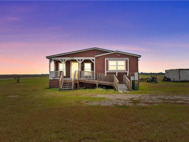 5898 County Road 2047