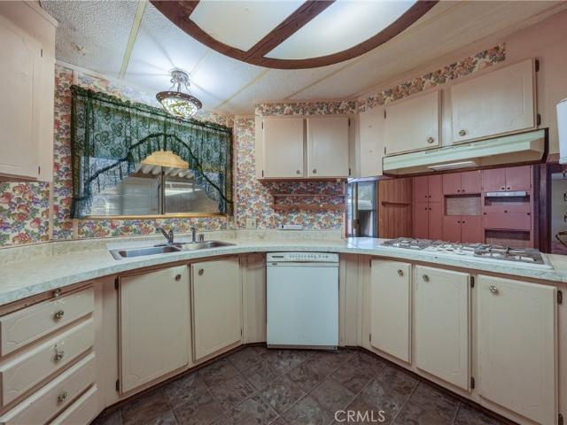 5890 E Highway 20 50