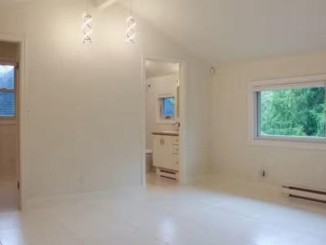 58910067 536 Lotbiniere Avenue