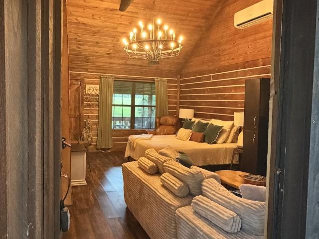 589 Hayes Ridge Rd