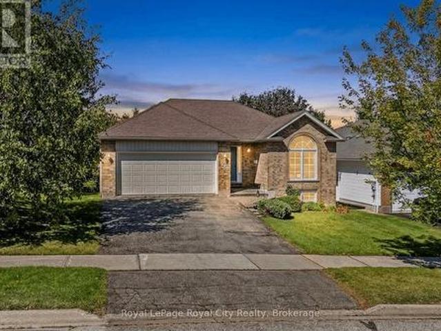 589 Harvey Street, Centre Wellington Fergus, ON, N1M 3J4 house for sale | Listing ID X13808 | Royal LePage
