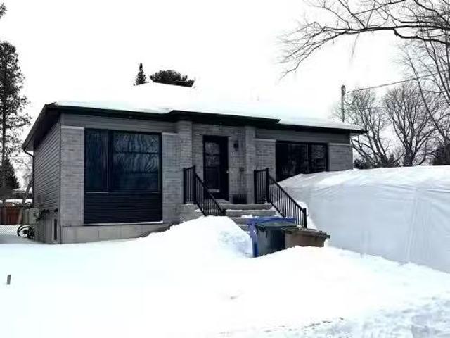 58 58A 11E Avenue, Sainte Marthe Sur Le Lac, QC, J0N 1P0 h.