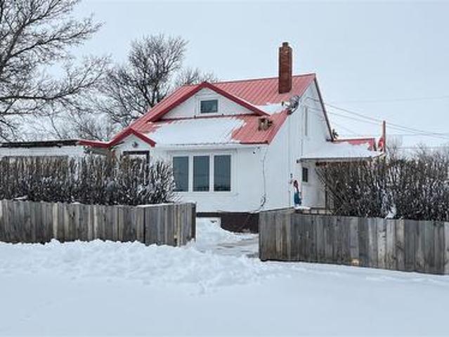58 2Nd Street, Tompkins, SK, S0N 2S0 house for sale | Listing ID SK030464 | Royal LePage