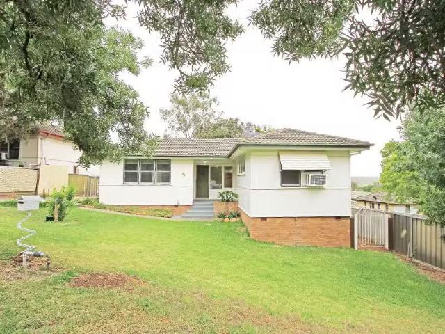 58 Tobruk Ave, Muswellbrook House for rent Listed by Emmie Ph.