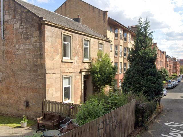 58 Apsley Street, G11 2 bed flat to rent £1,195 pcm £276 pw