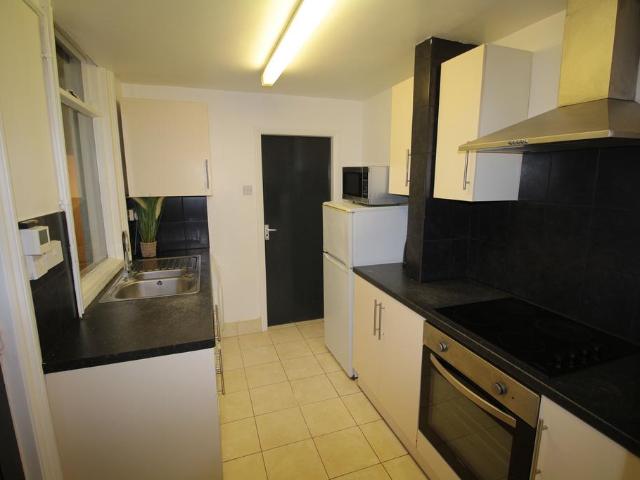 58 Back Flat High Street, Lincoln. 1 bed flat to rent £950 pcm £219 pw