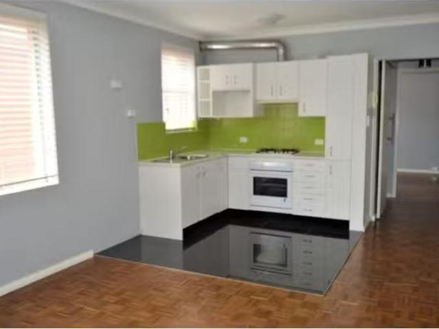 5/8 Barber Avenue, Eastlakes Apartment for rent Listed by Yig.