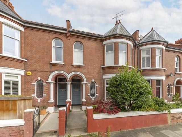 58 Burnbury Road, London, SW12 0EL, United Kingdom | 2 bed apartment for rent #138514192 | Rentberry