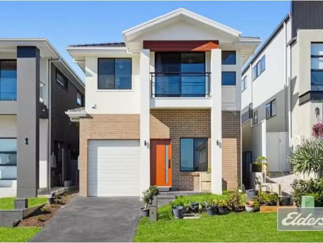 58 Corona Street, Box Hill House for rent Listed by Mona Sen of