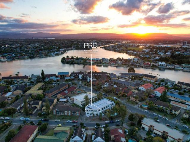 5/8 Duet Drive, Mermaid Waters QLD 4218