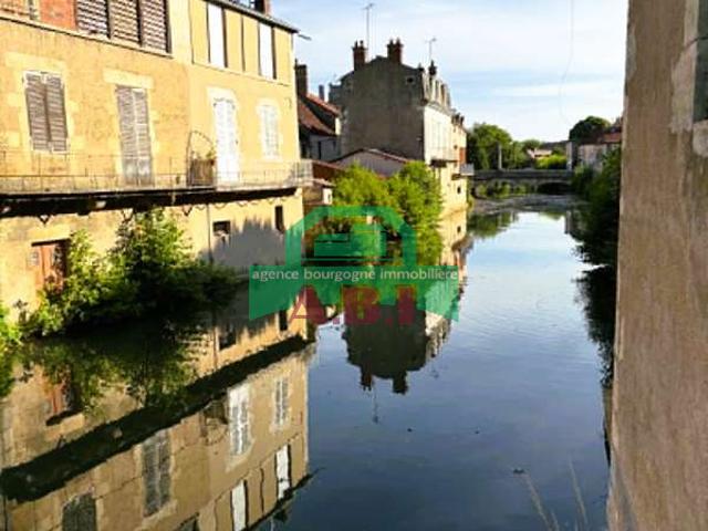 58, en Exclusivité Propriété rare à Clamecy Beaucoup de charme pour cette maison env 80m2 habitable sur 16