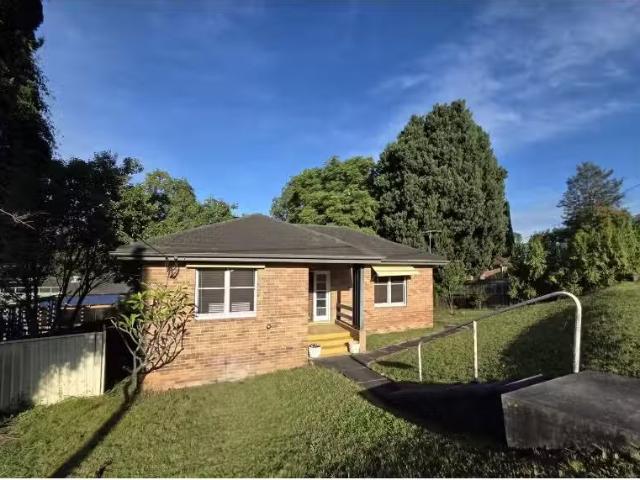 58 Hart Street, Dundas Valley House for rent Listed by Sienna.