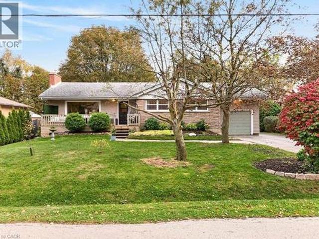 58 Hatton Drive, Ancaster, ON, L9G 2H6 house for sale | Listing ID 40871 | Royal LePage