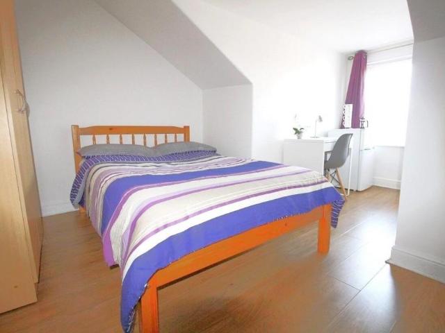 58 High Street, Lincoln. 1 bed in a house share to rent £499 pcm £115 pw