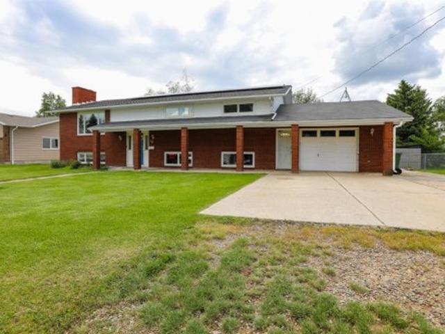 58 N 1A Street East, Magrath, AB, T0K 1J0 house for sale | Listing ID A2322 | Royal LePage