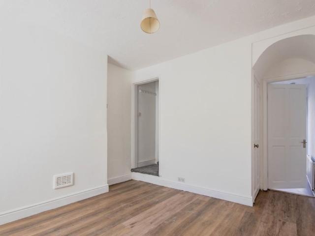 58 Rossington Road, Nottingham 2 bed terraced house to rent £875 pcm £202 pw