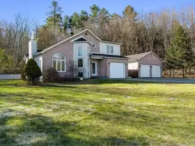 58 Rue Binette, Brownsburg Chatham, QC, J8G 1W8 house for sa.