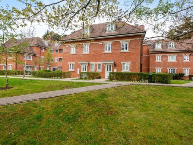 58 Sandy Lane, Woking 2 bedrooms Property for lettings Seymours