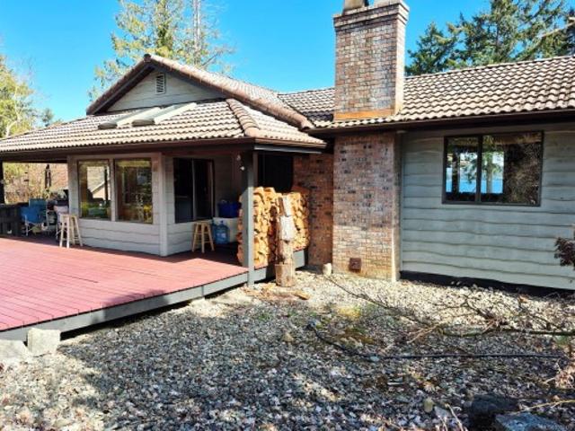 5904 Garvin Rd, Union Bay, BC, V0R 3B0 house for sale | Listing ID 1030 | Royal LePage
