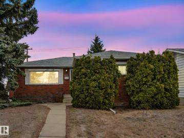 Kenilworth, Edmonton, Alberta - Garden