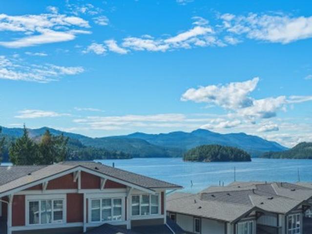 5906 Beachgate Lane, Sechelt, BC, V7Z 0S3 townhouse for sale | Listing ID R3136 | Royal LePage