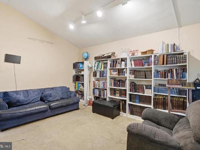 5908 Winner Avenue