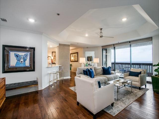 5909 Luther Lane # 2204