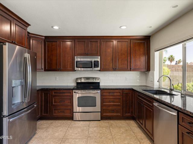 5901 e tierra buena lane