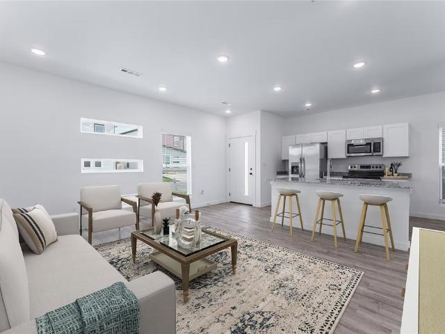 590 Discovery Avenue